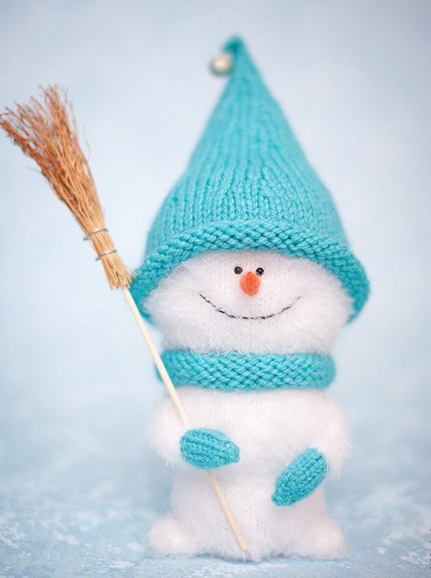 Вяжем спицами милого снеговичка - «Вязание спицами»