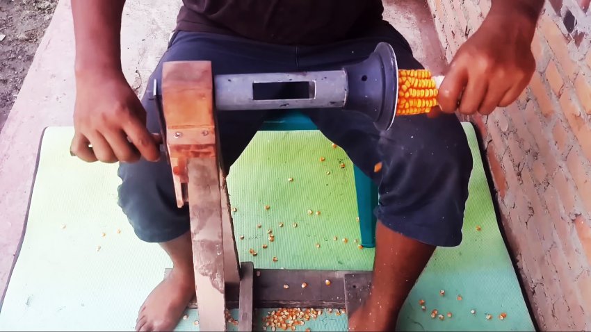 Как сделать простой кукурузный шелушитель - «Своими Руками»